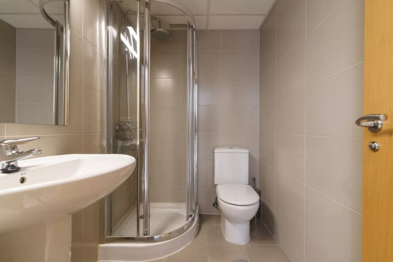 CT 167 - Hollywood Hills in Riviera del Sol-Bathroom