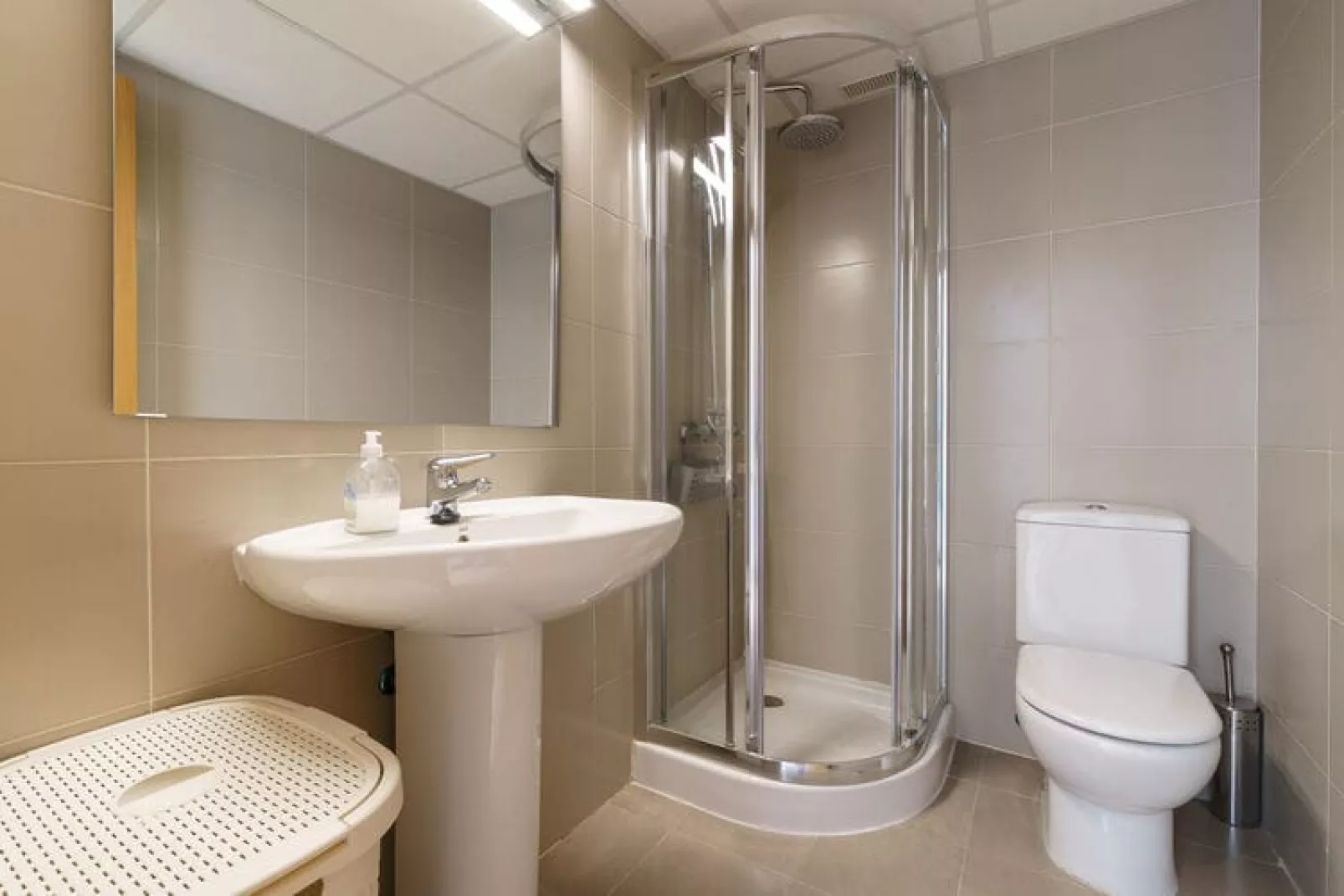 CT 167 - Hollywood Hills in Riviera del Sol-Bathroom