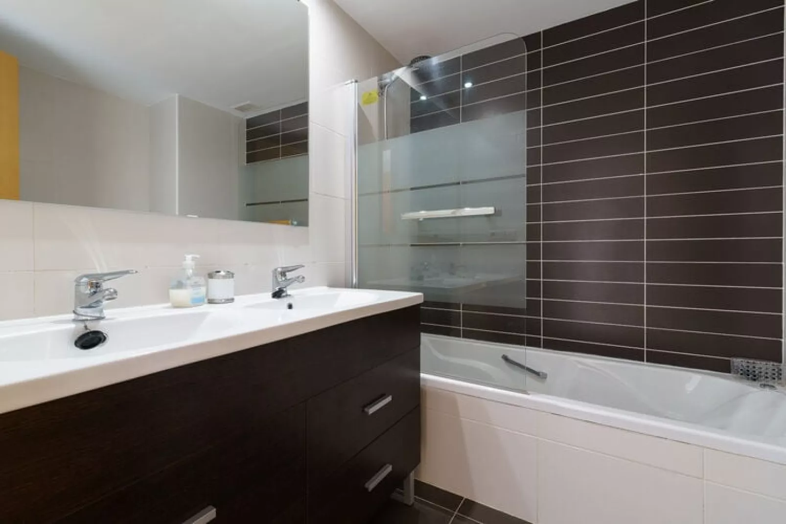 CT 167 - Hollywood Hills in Riviera del Sol-Bathroom