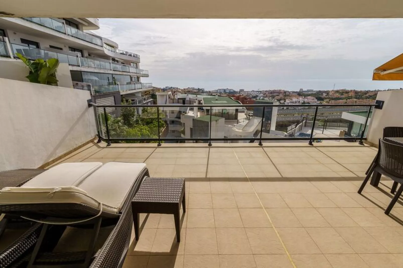 CT 167 - Hollywood Hills in Riviera del Sol-Terrace balcony