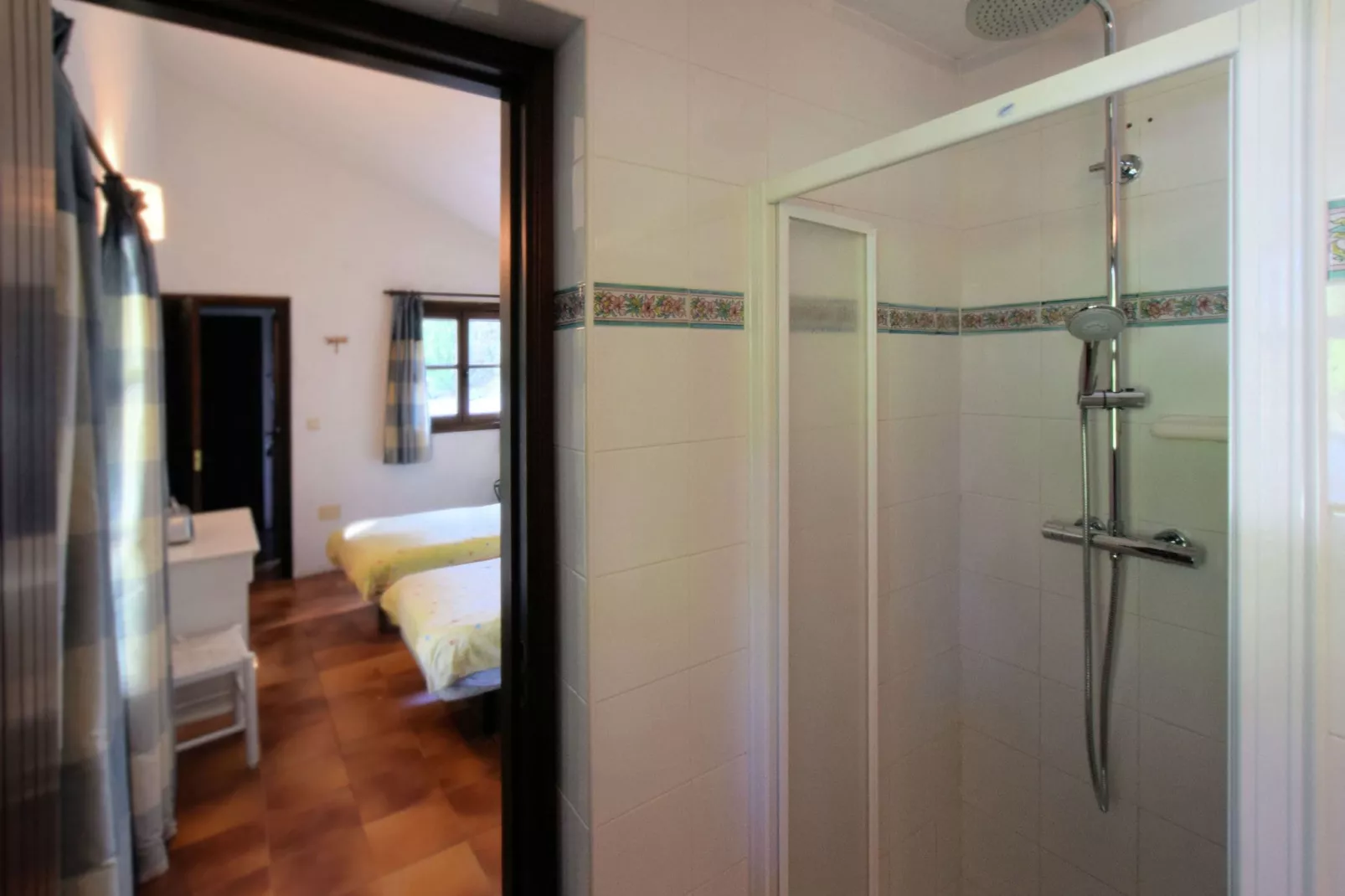 Las Cerezas-Bathroom