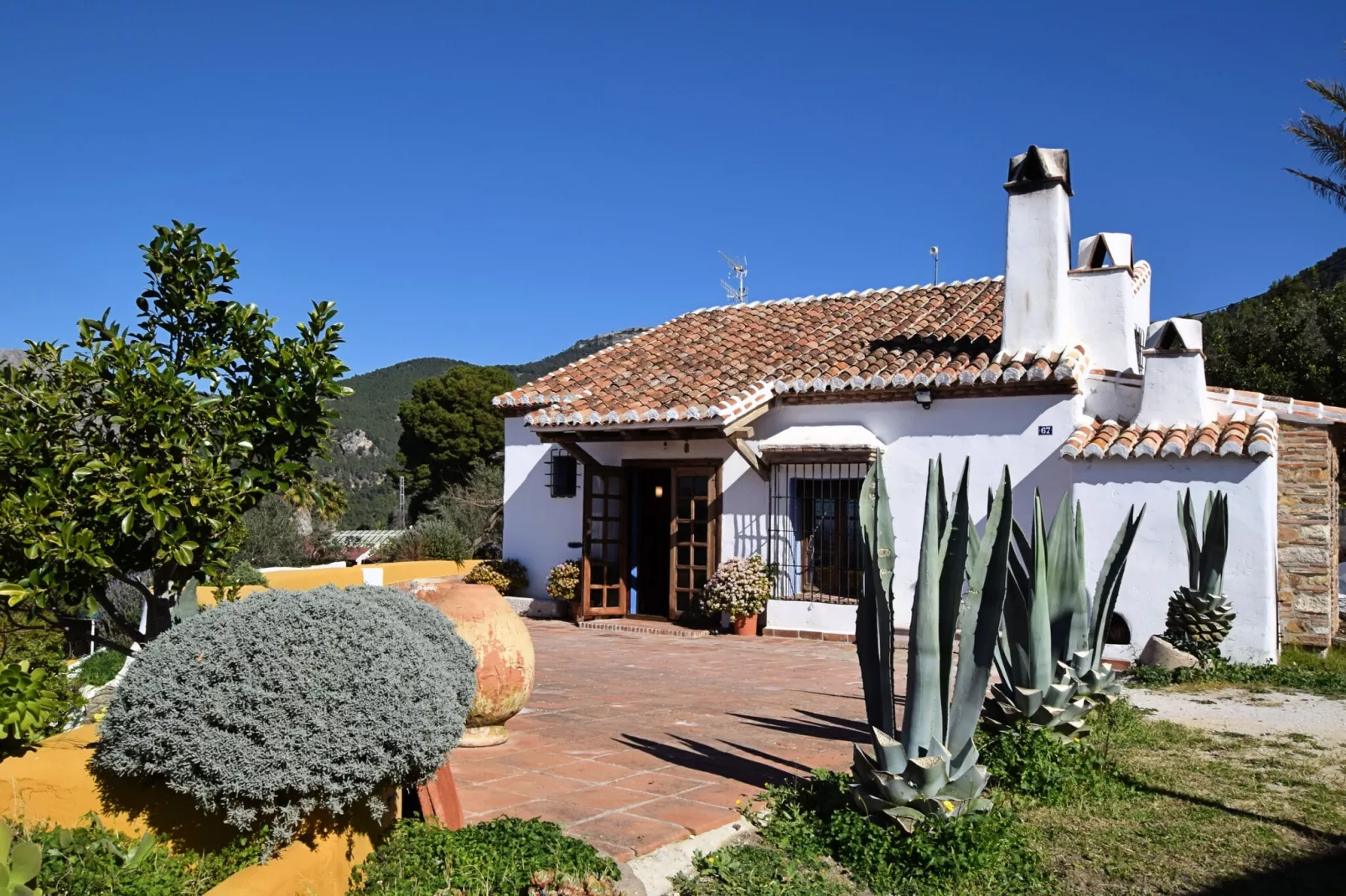 La Zamarra-Exterior summer