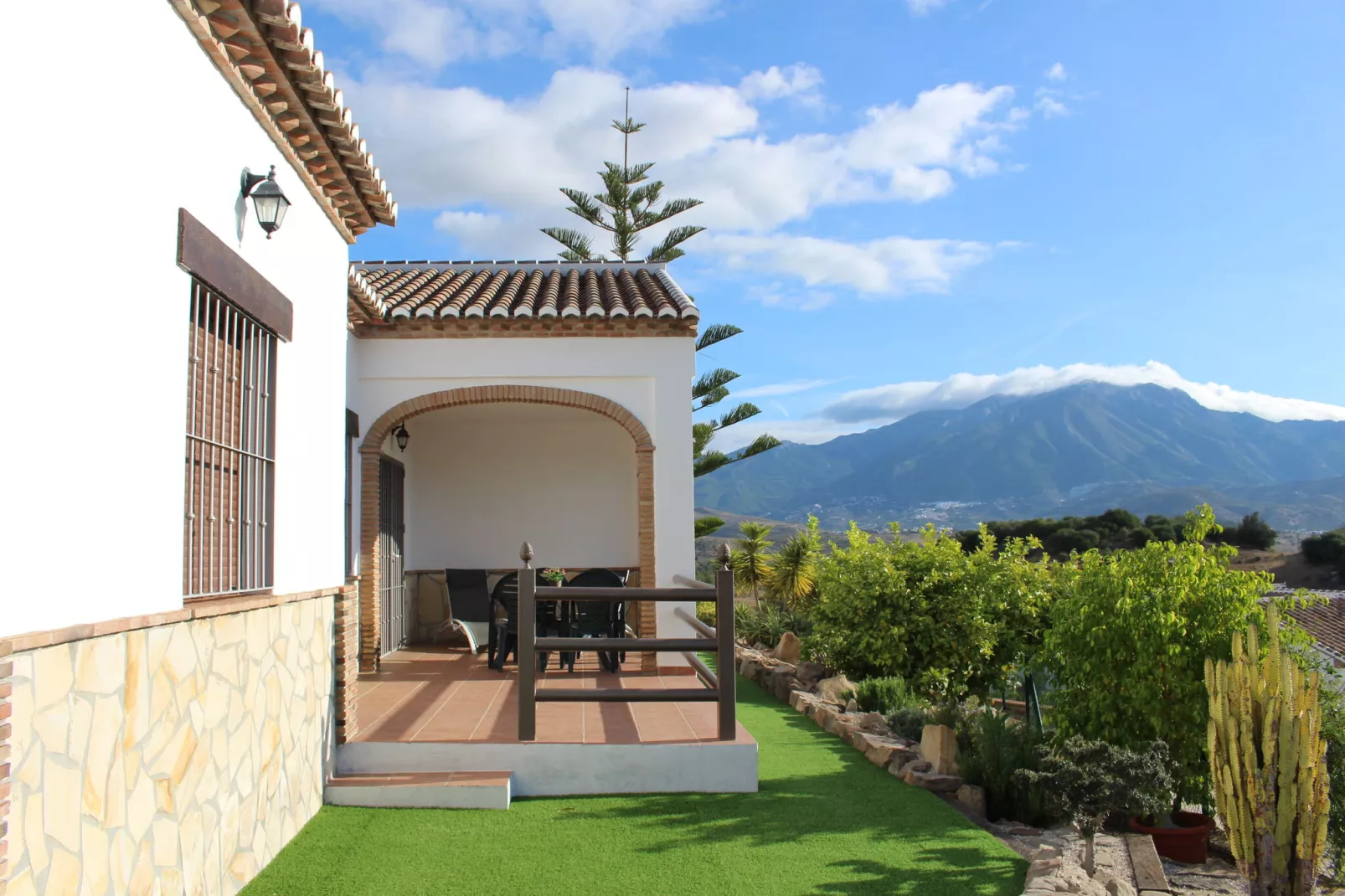 Casas Rurales Huetor-Jardin d'été