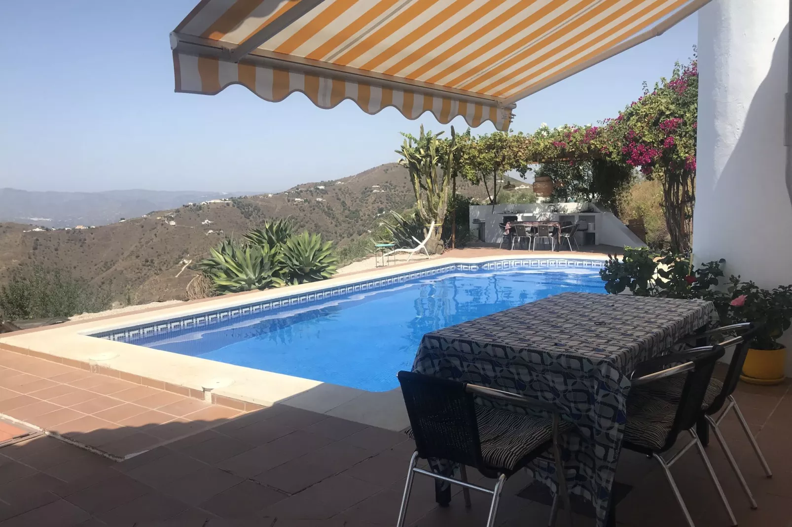 El Kedel-Exterior summer