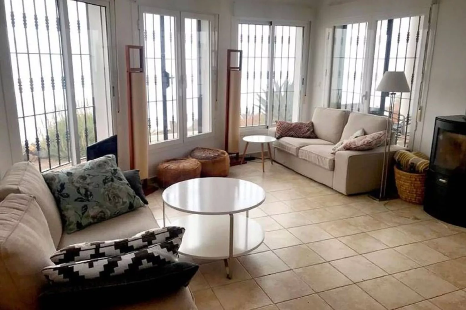 El Kedel-Living room