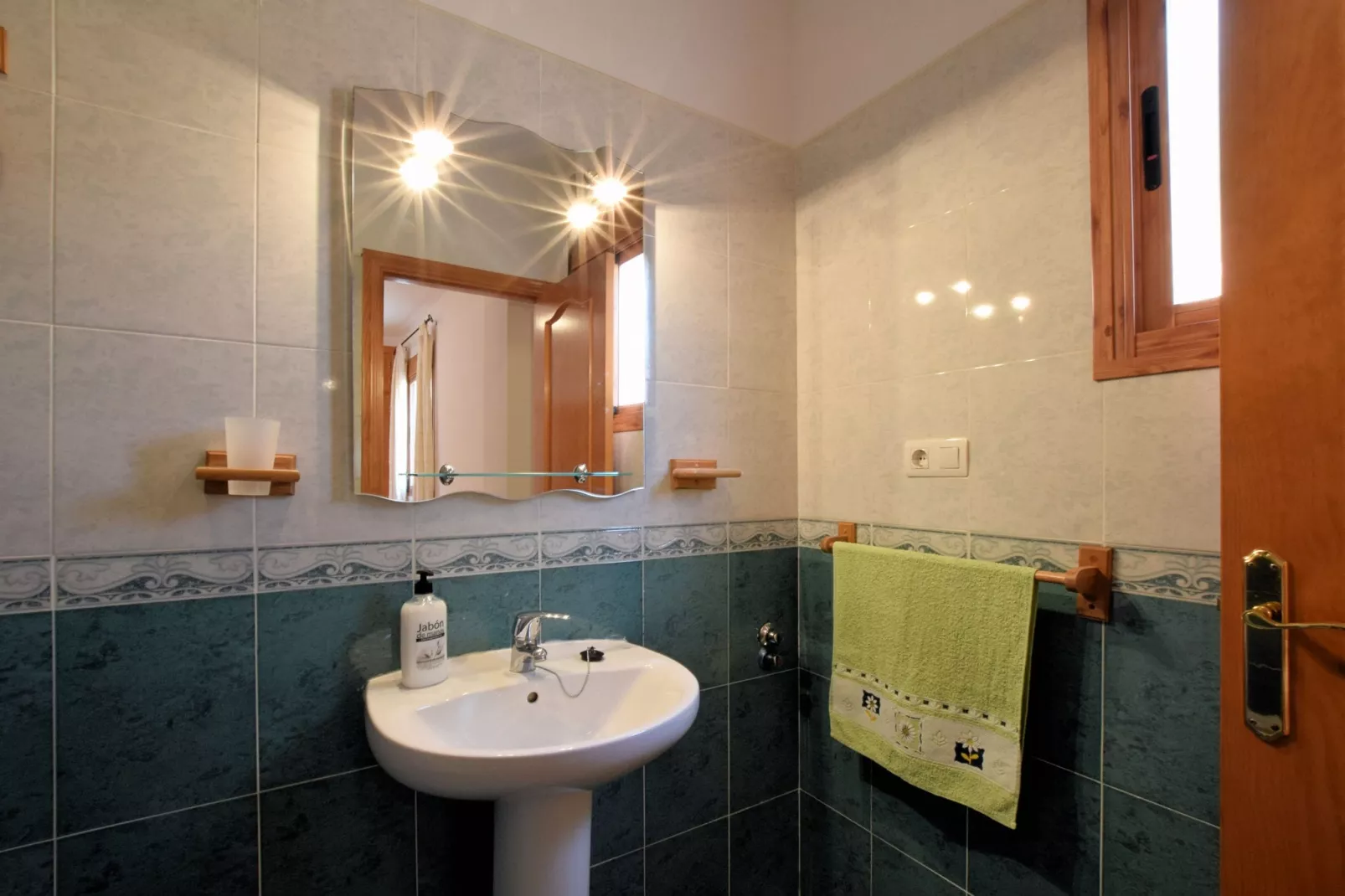 Casa Guzmán-Bathroom