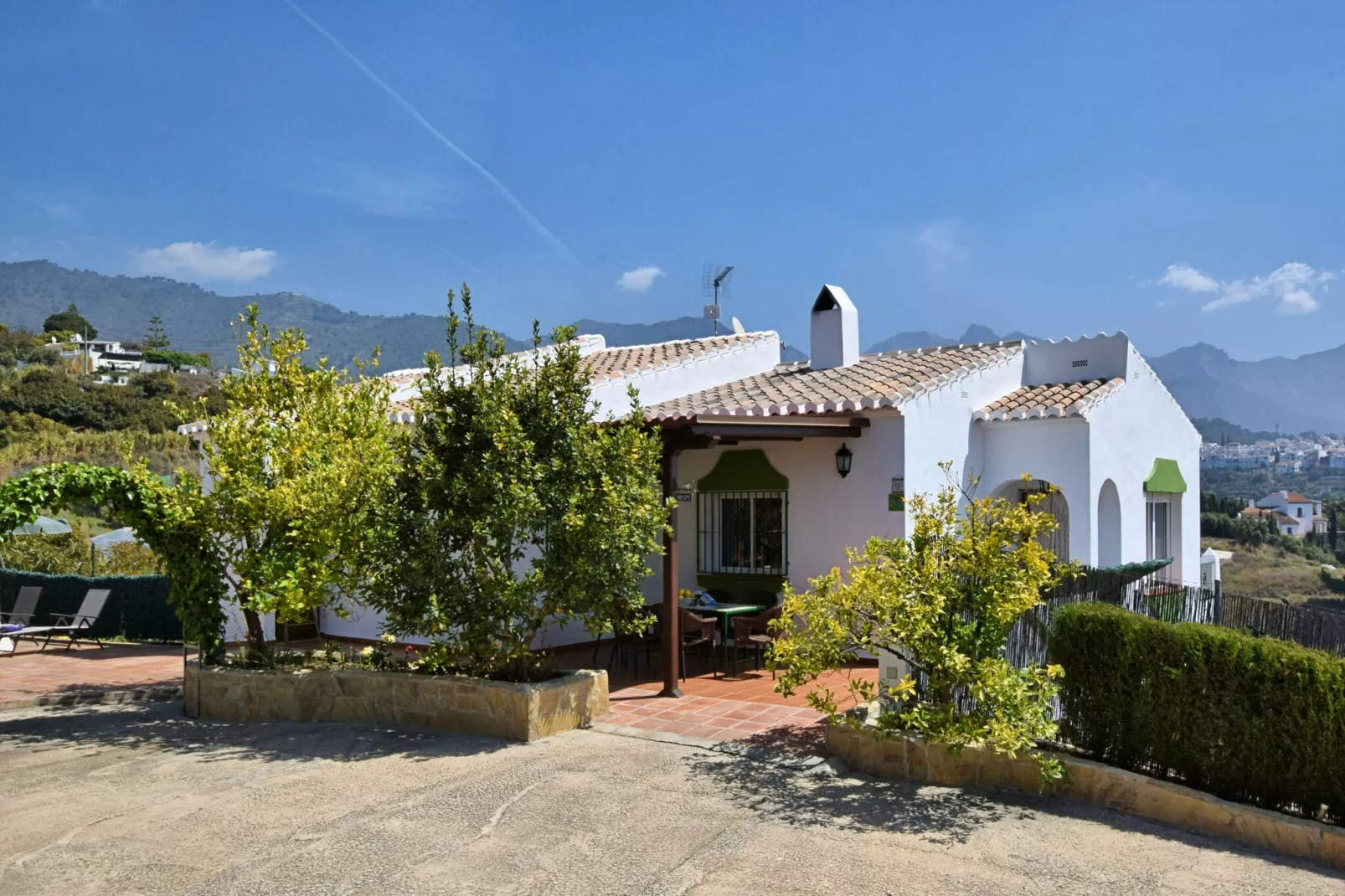 Cortijo Albaricoque-Exterior summer