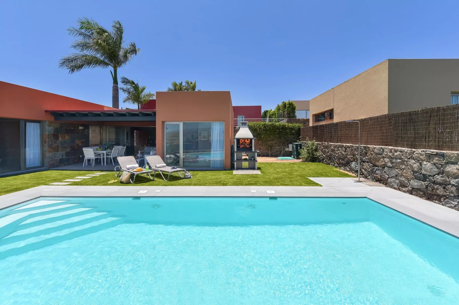 Par 4 Villa 10-Exterior summer