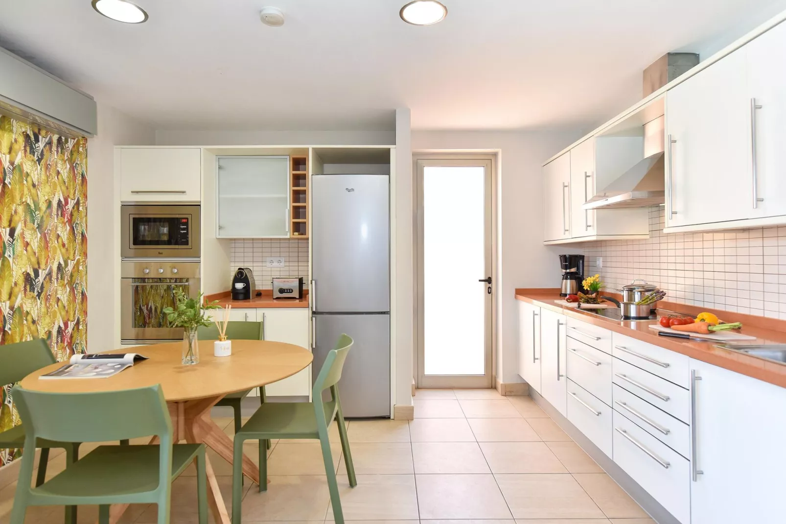 Par 4 Villa 10-Kitchen