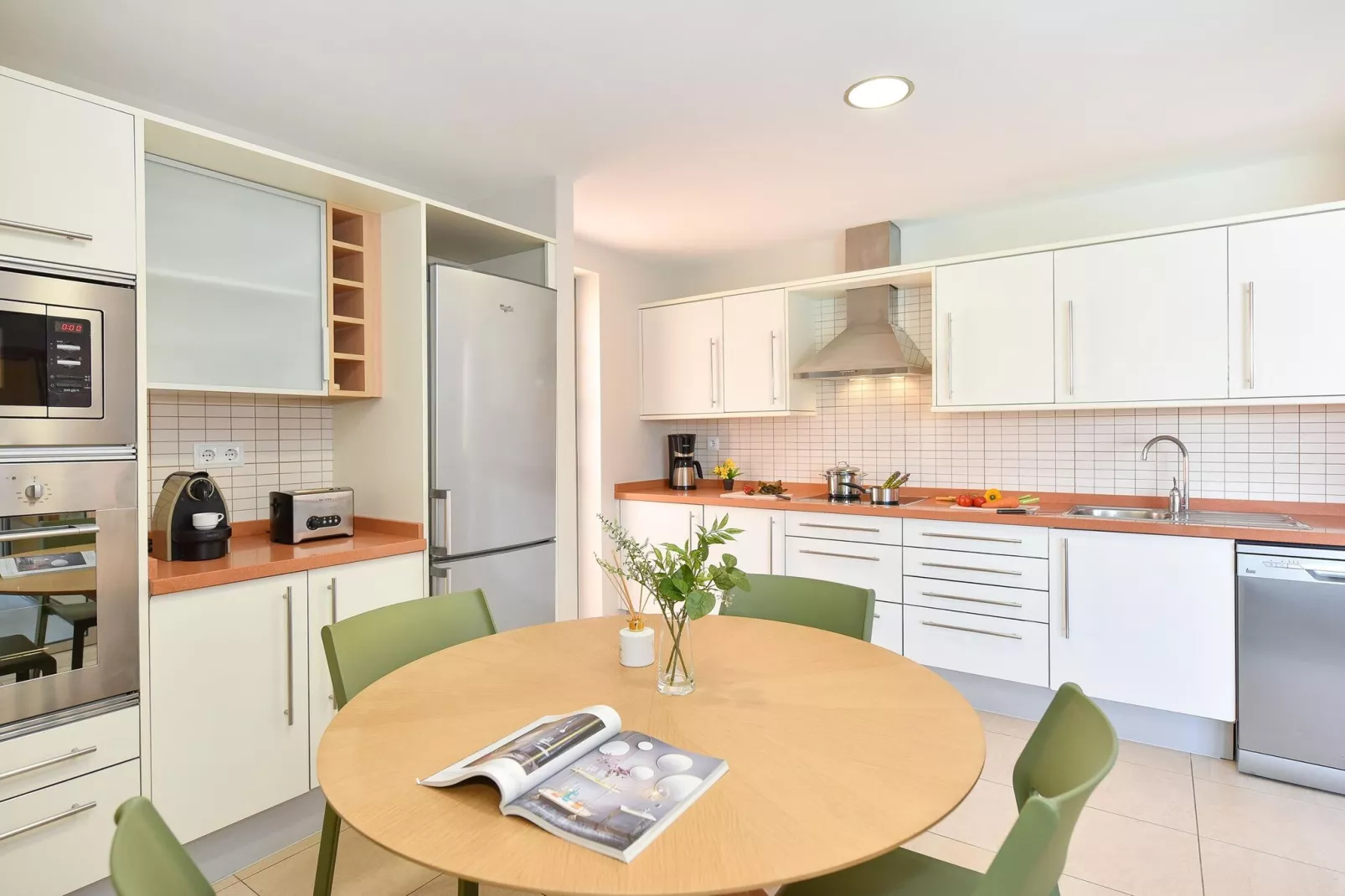 Par 4 Villa 10-Kitchen