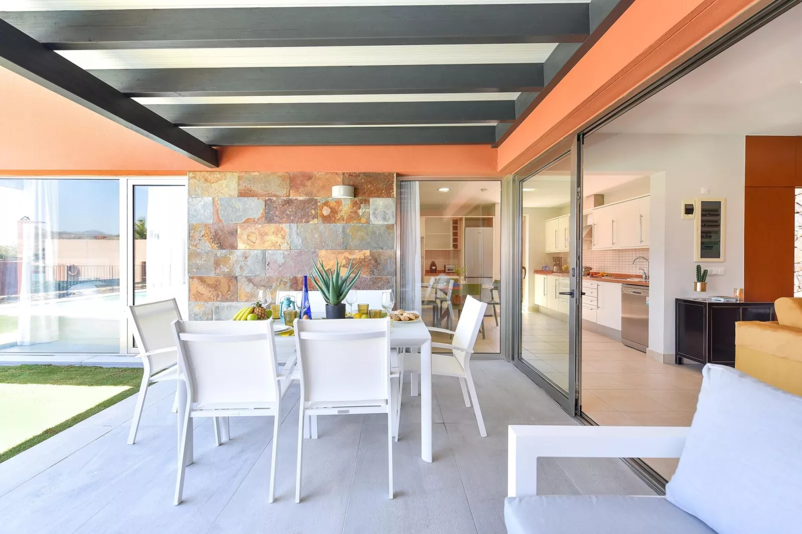 Par 4 Villa 10-Terrace balcony