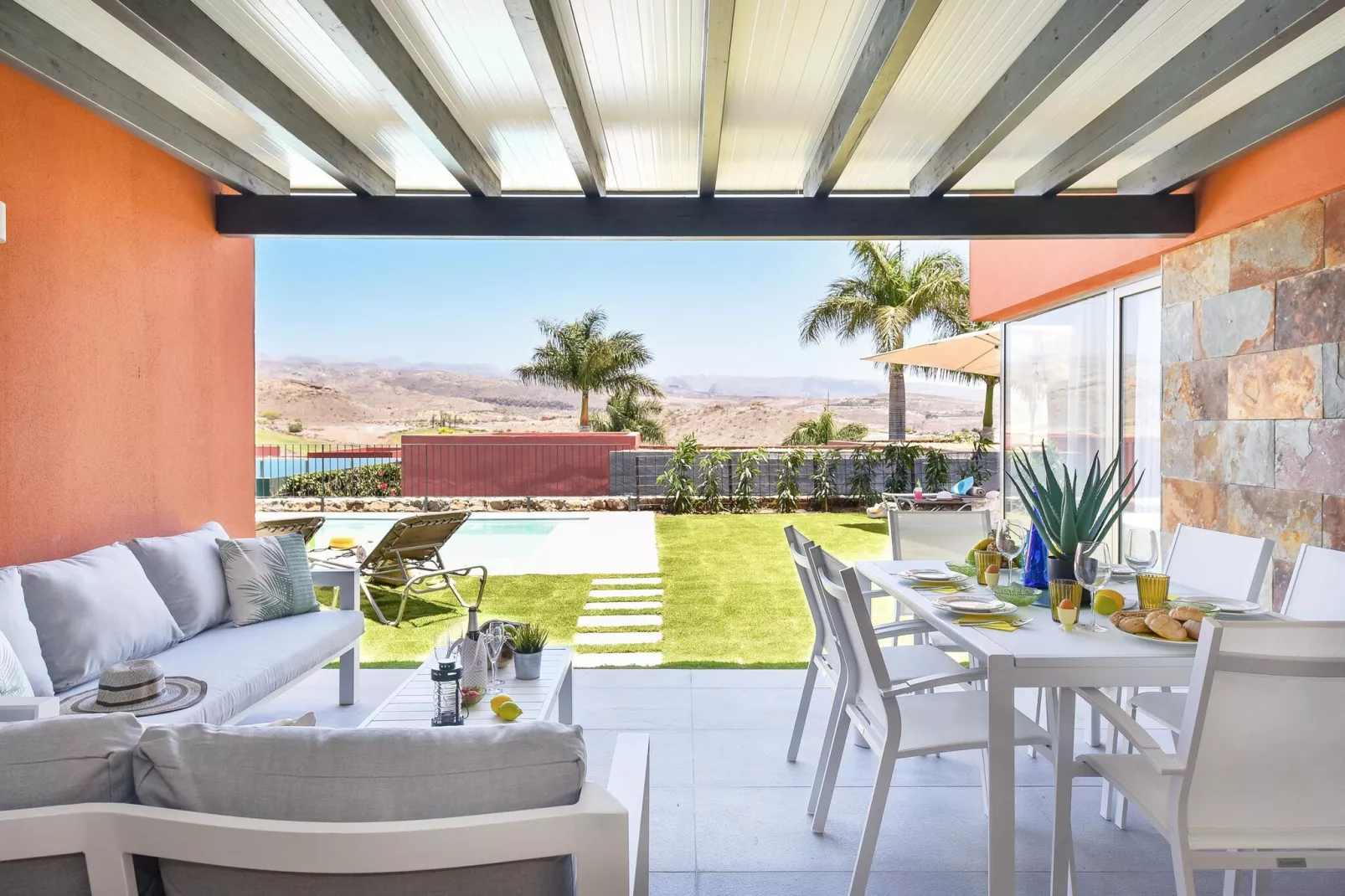Par 4 Villa 10-Terrace balcony