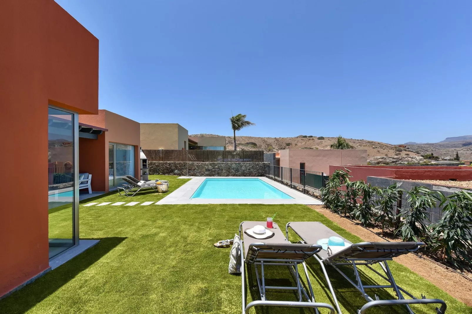 Par 4 Villa 10-View summer