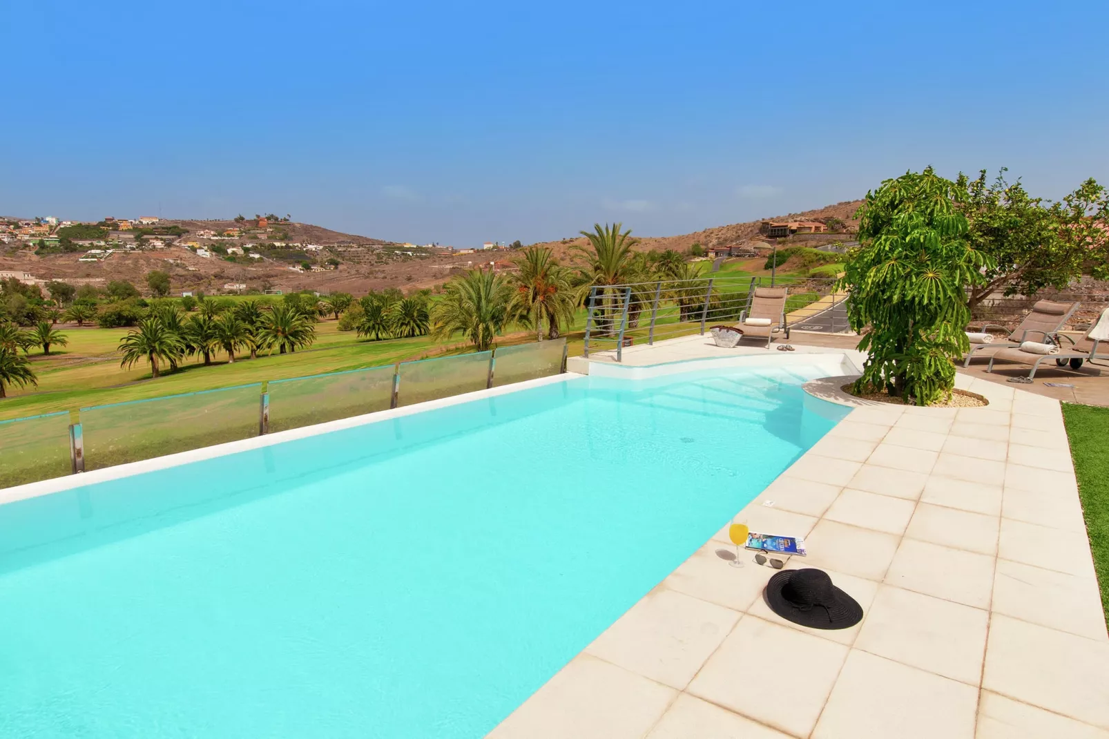 Piedra Amarilla 6 pax-Piscine