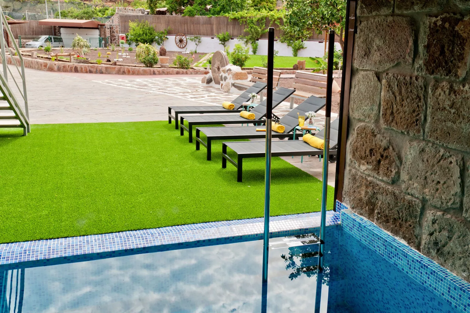 Parralito Ingenio 12 pax-Pool