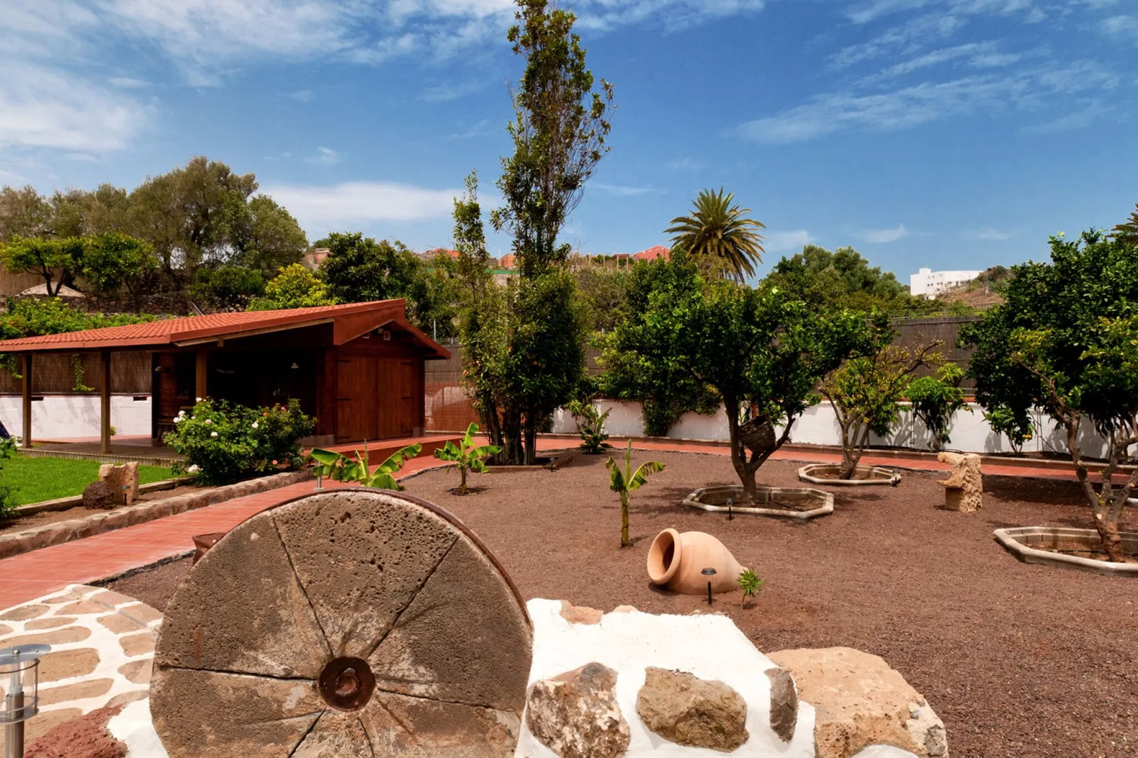 Parralito Ingenio 12 pax-Gardens summer