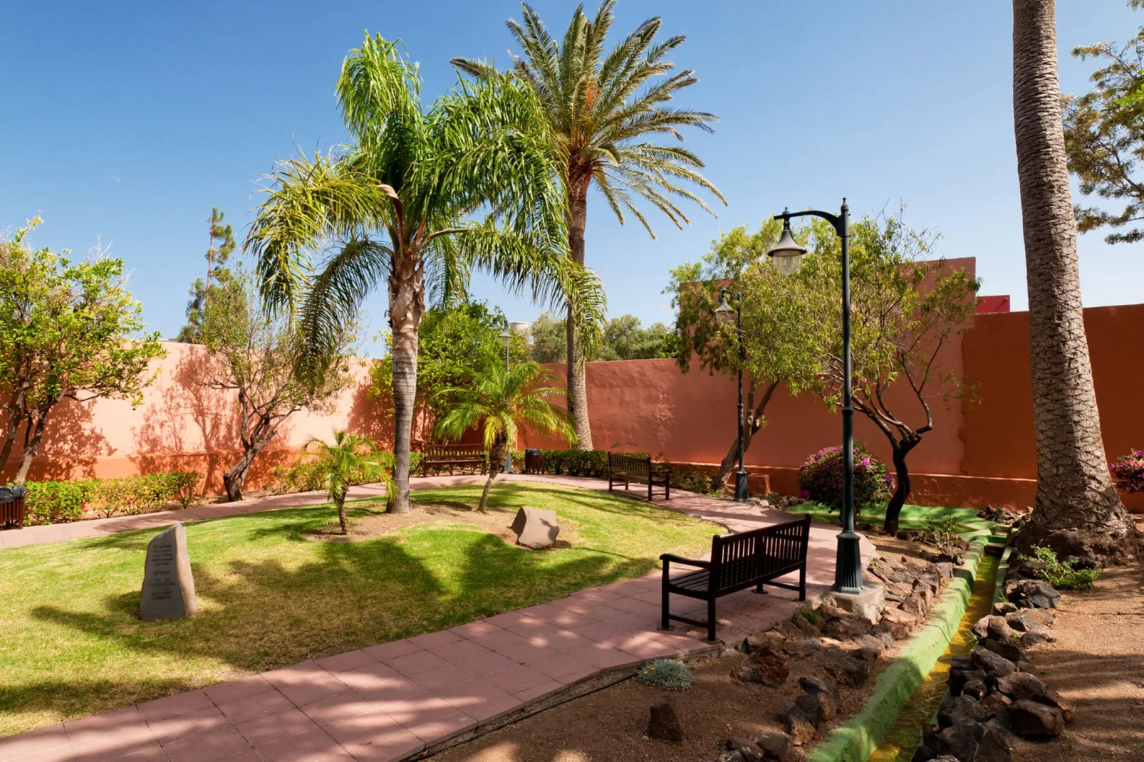 Parralito Ingenio 12 pax-Gardens summer