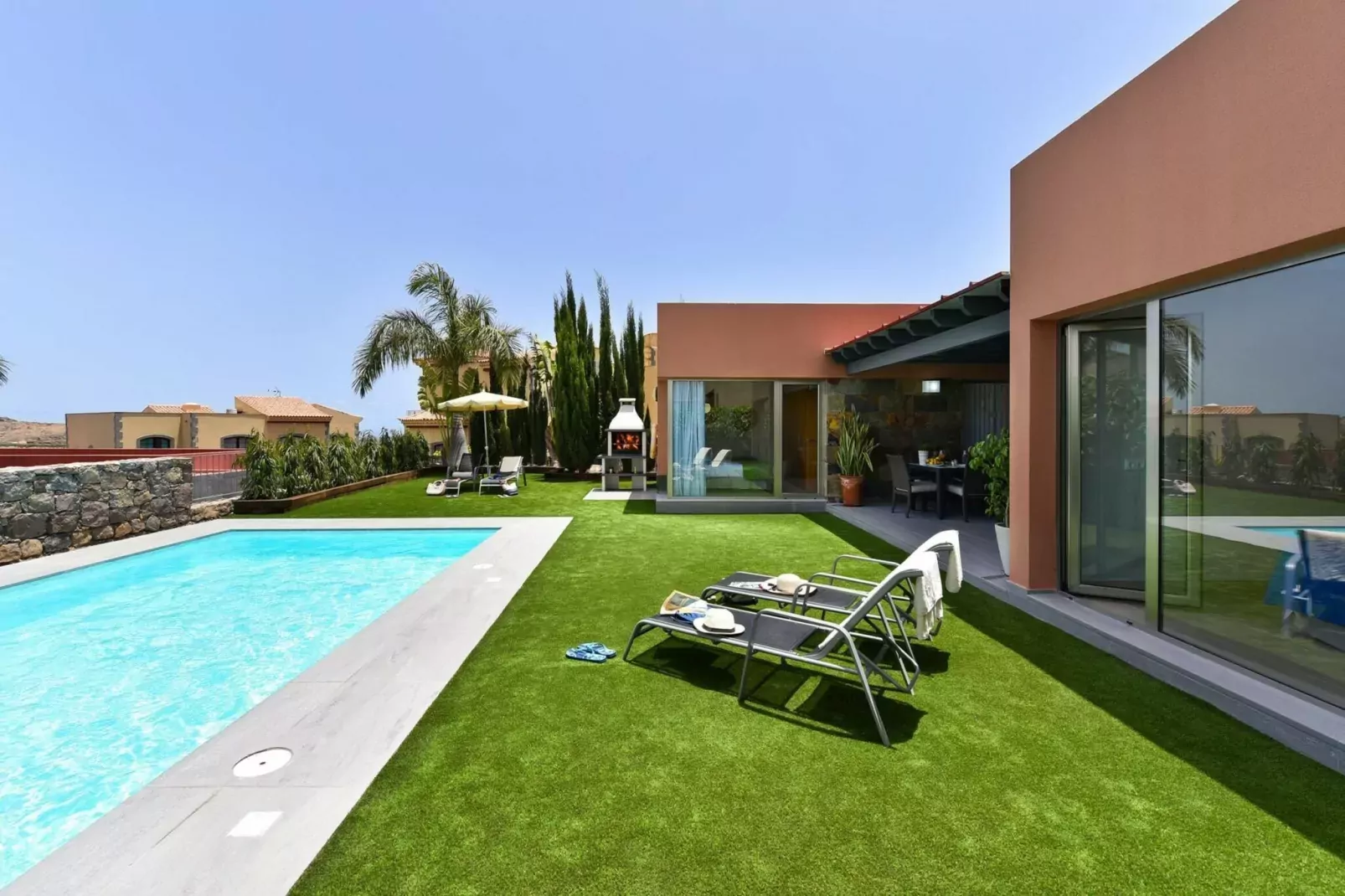 Villa Par 4-8-Gardens summer