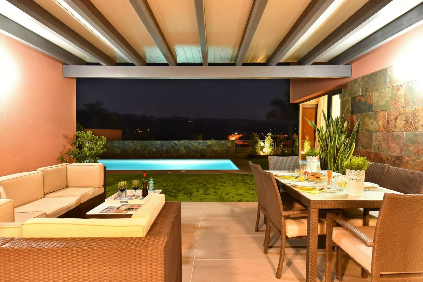 Villa Par 4-8-Terrace balcony