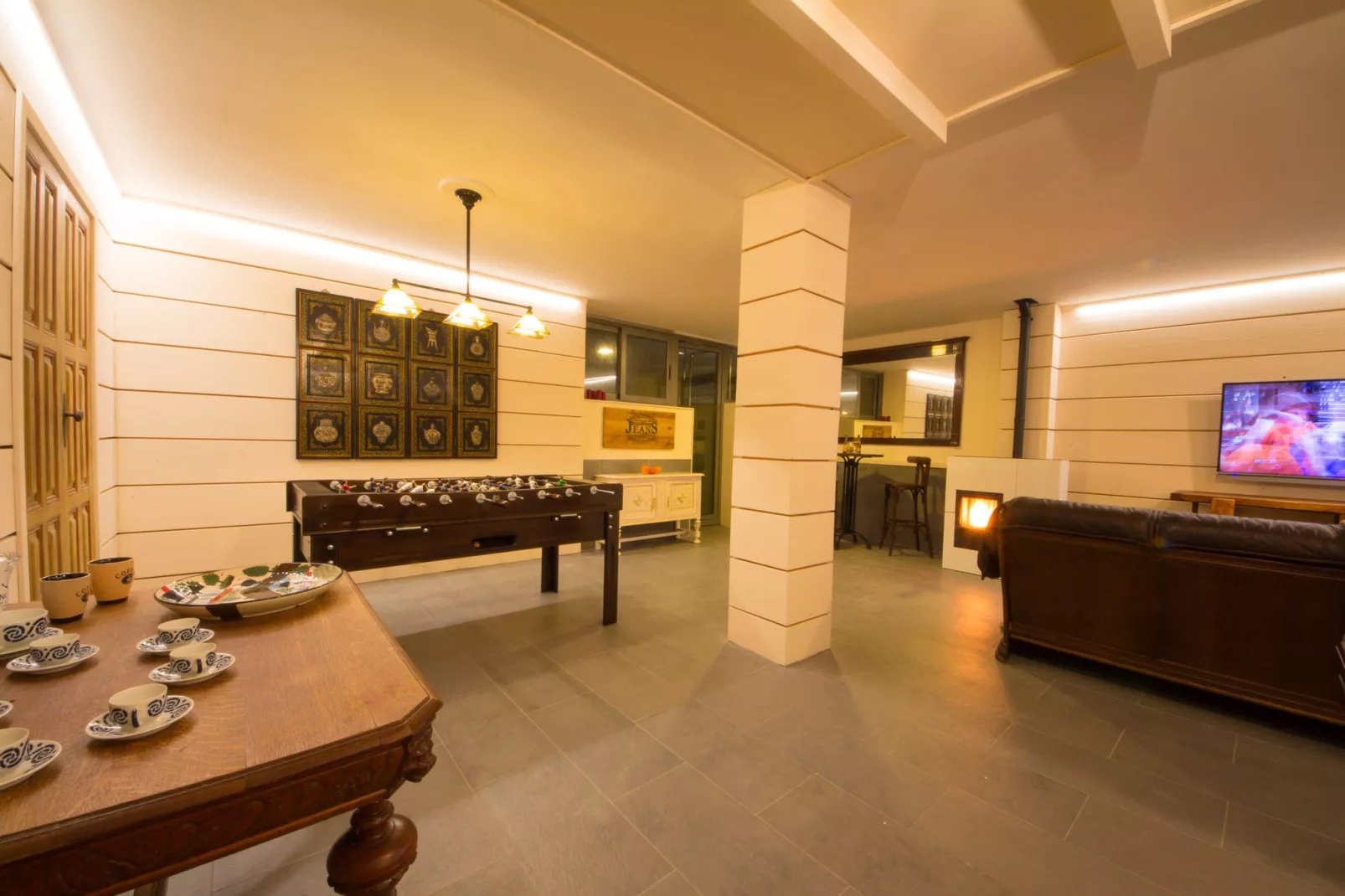 Villa Montalvo-Recreation room