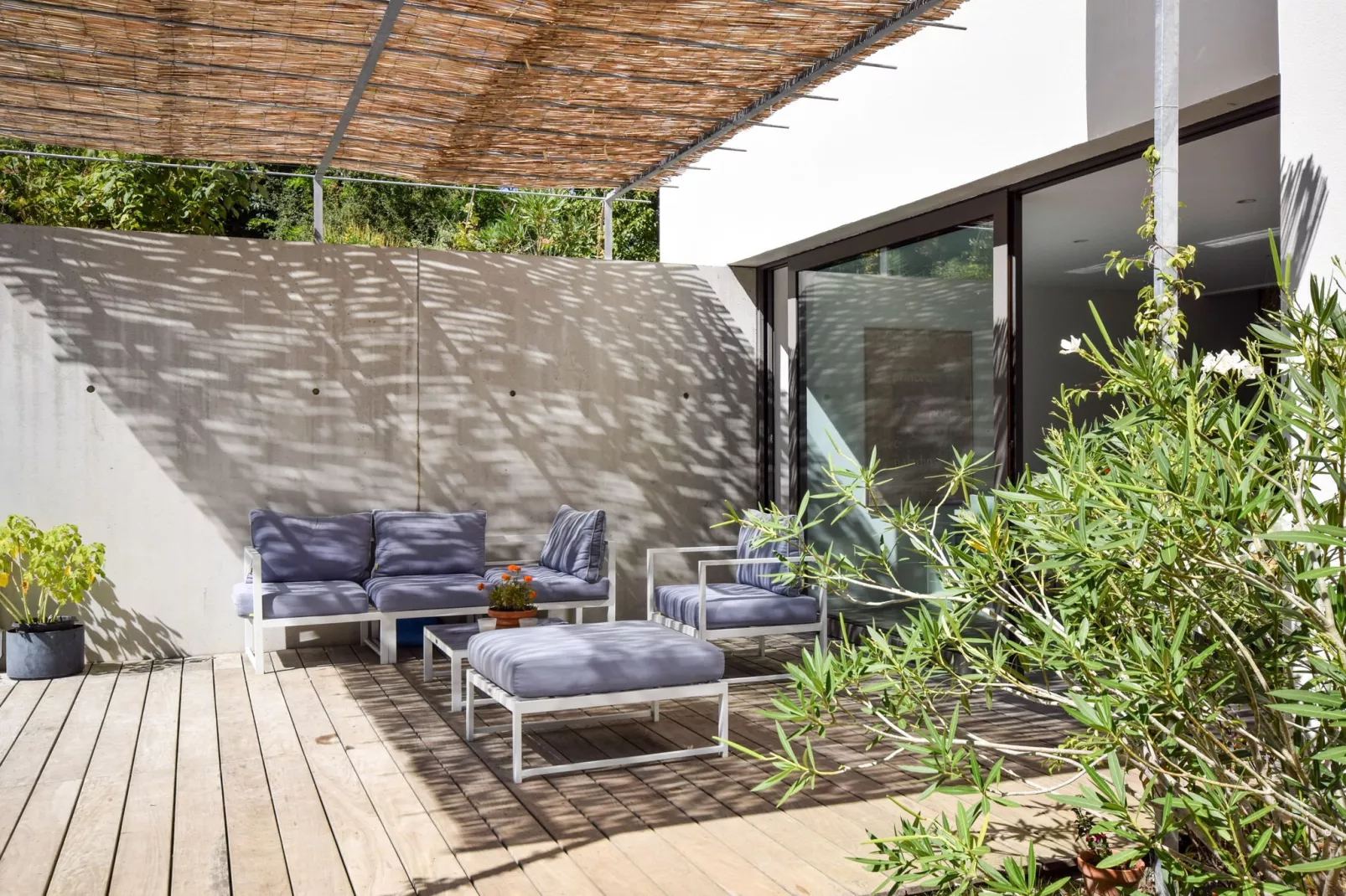 Mas de Liffon-Terrace balcony