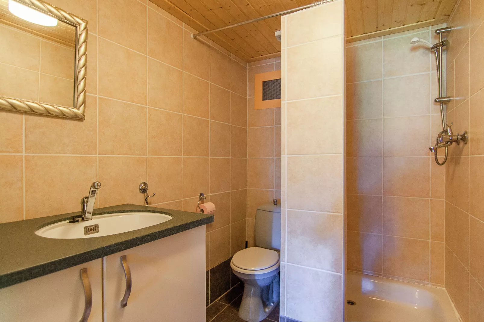 Montizon-Bathroom