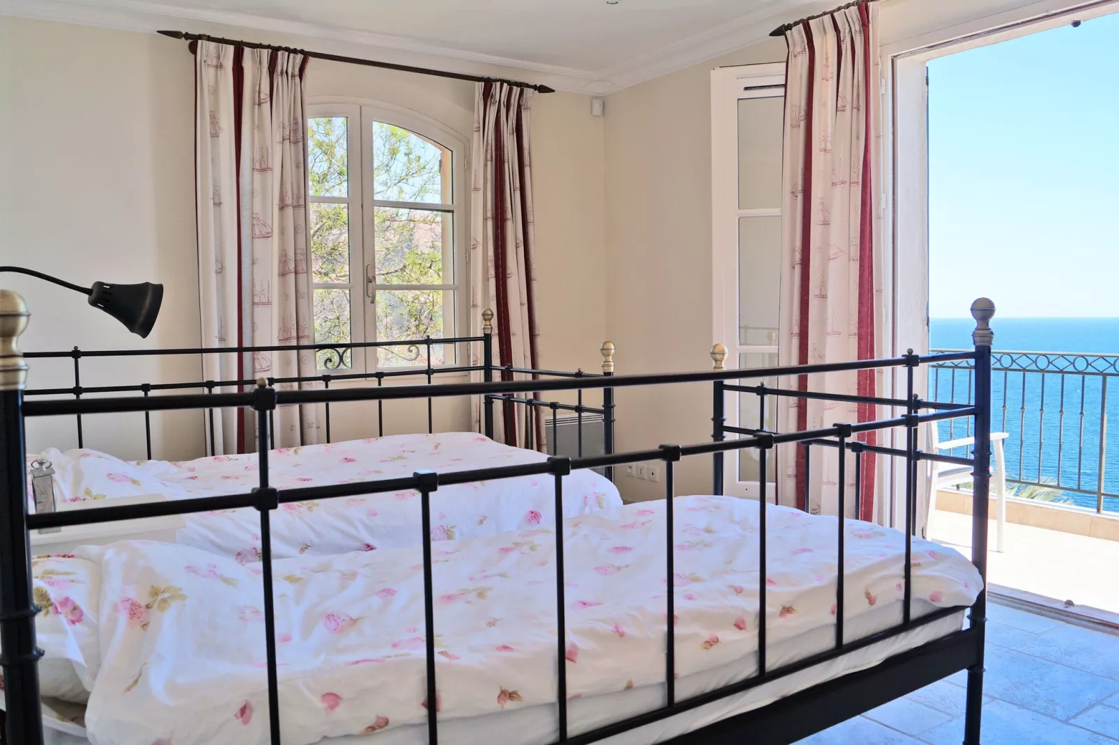 Villa Convivium Anthéor-Bedroom