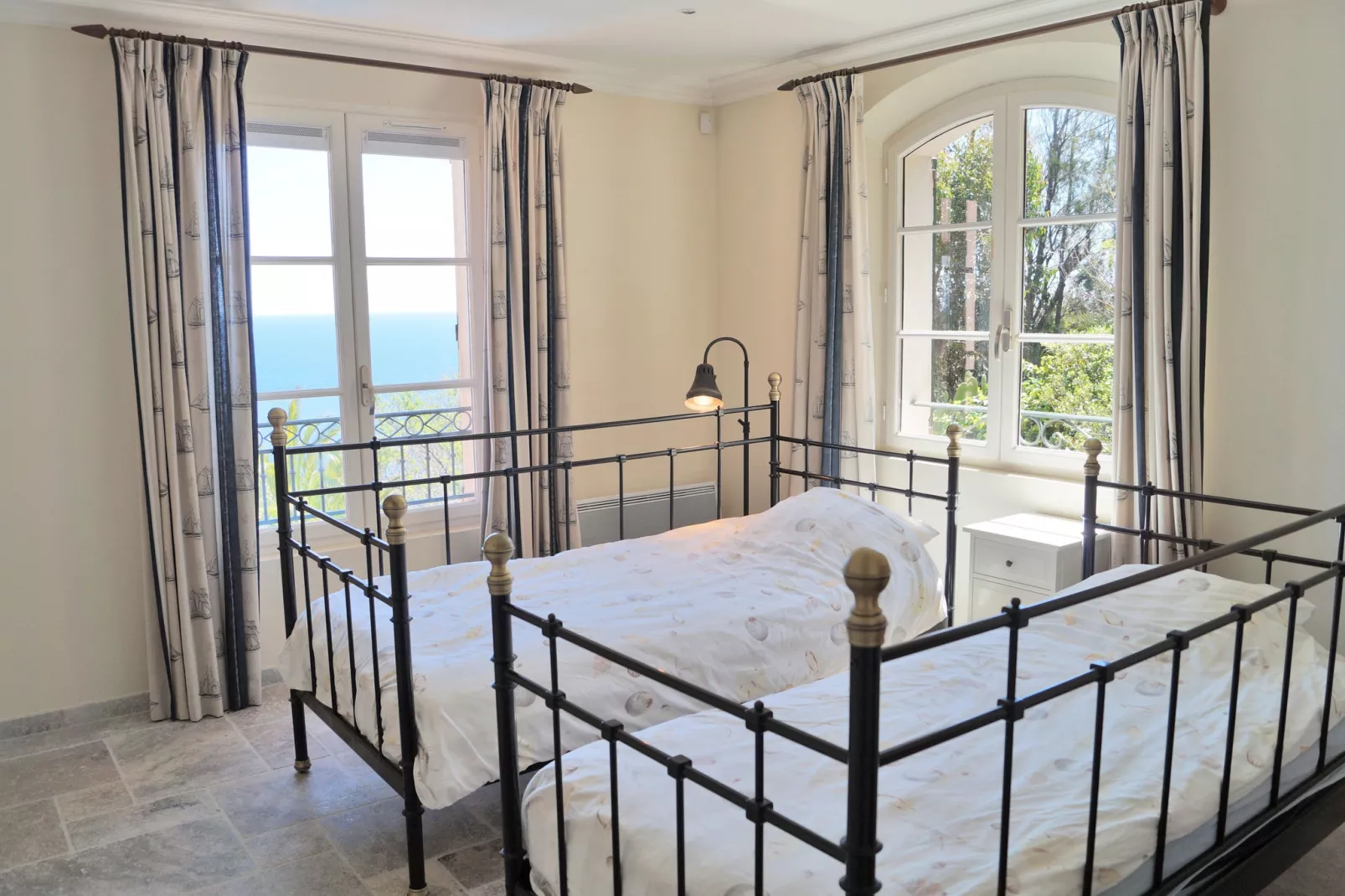 Villa Convivium Anthéor-Bedroom