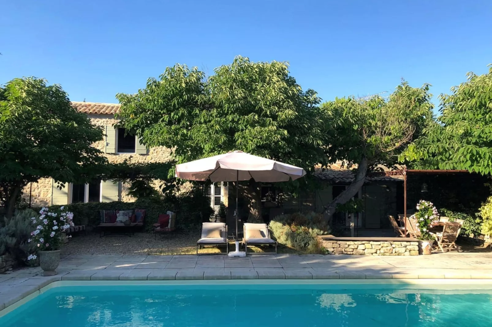 Repos-Exterior summer