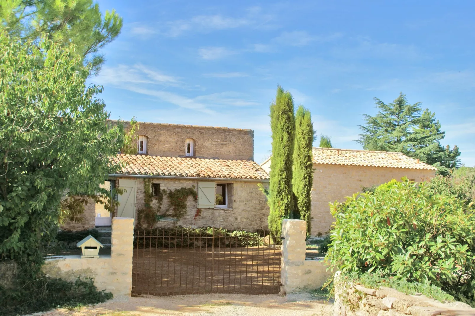 Repos-Exterior summer