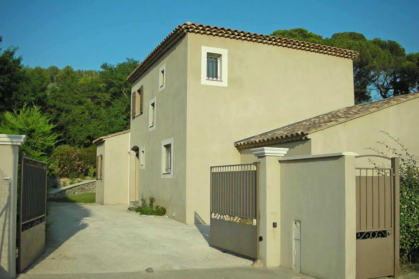Luxury villa with garden and covered terrace-Exterior summer