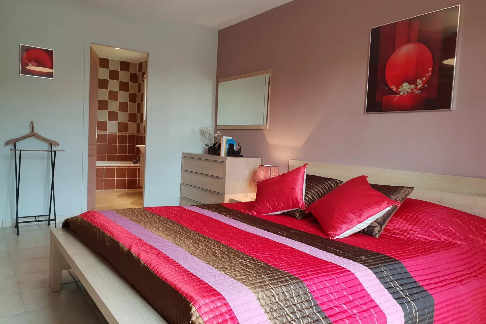 Luxury villa with garden and covered terrace-Bedroom