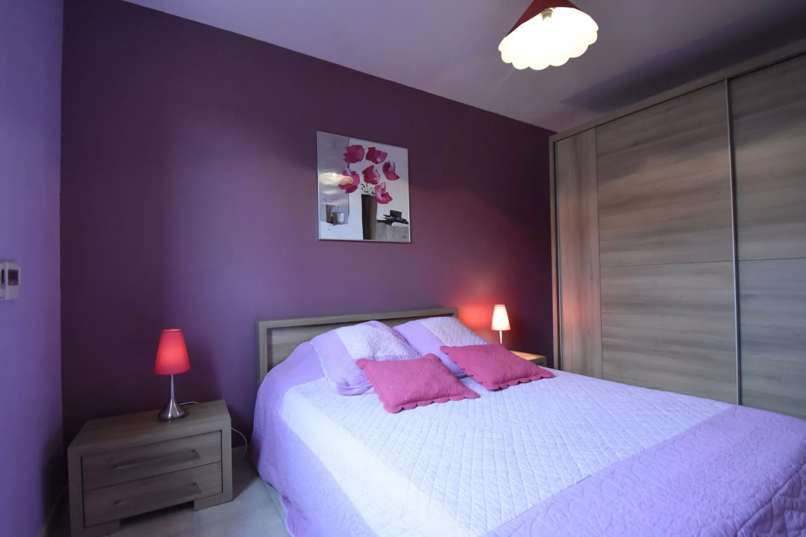 Luxury villa with garden and covered terrace-Bedroom