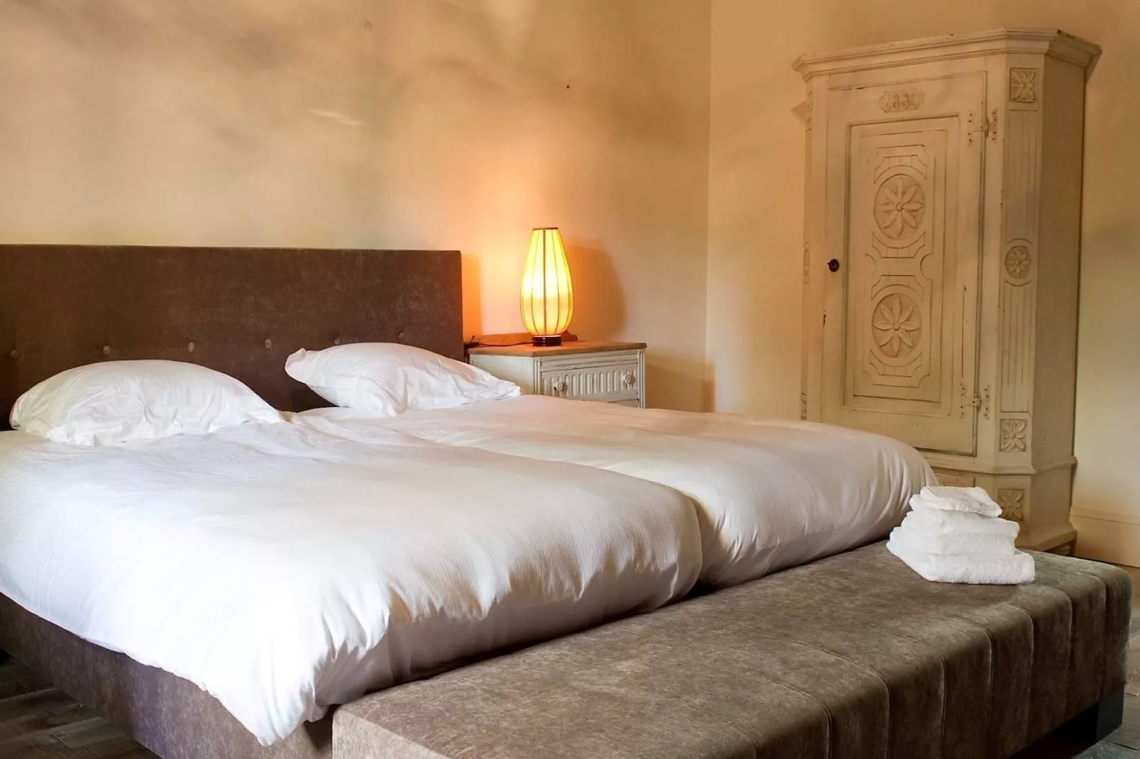 Château la Colombie-Bedroom