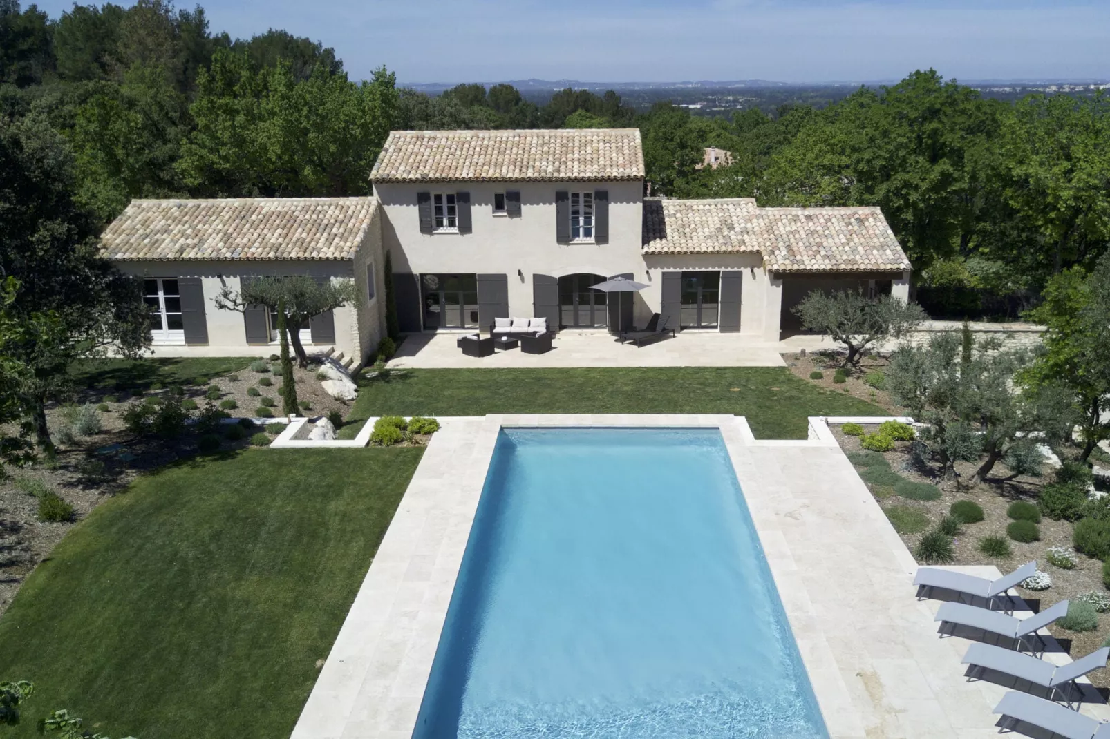 Bastide provencale-Extérieur été