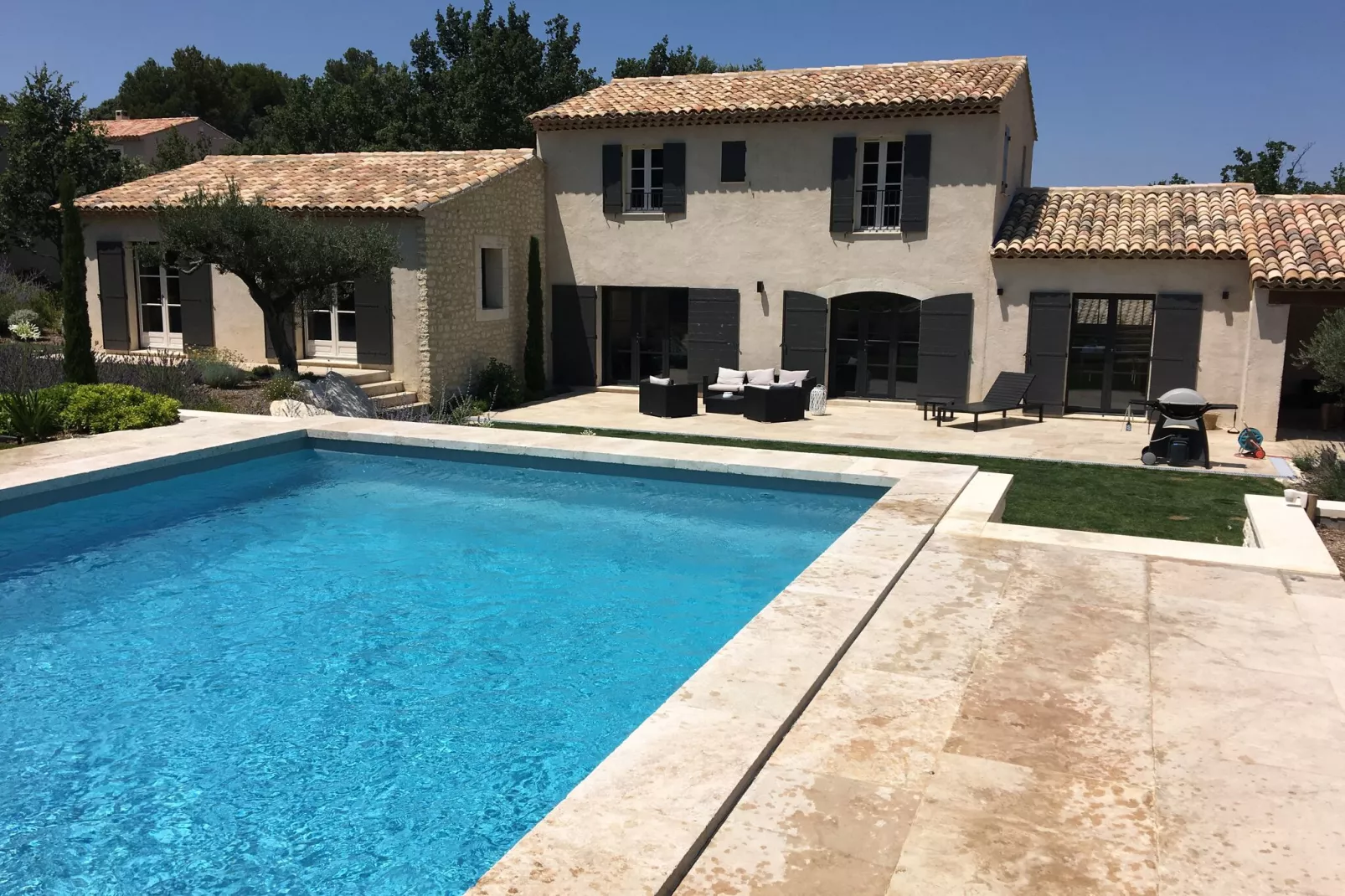 Bastide provencale-Extérieur été