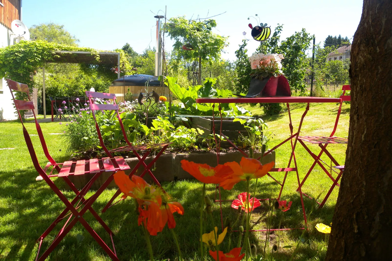 Gîte la Verrerie-Gardens summer