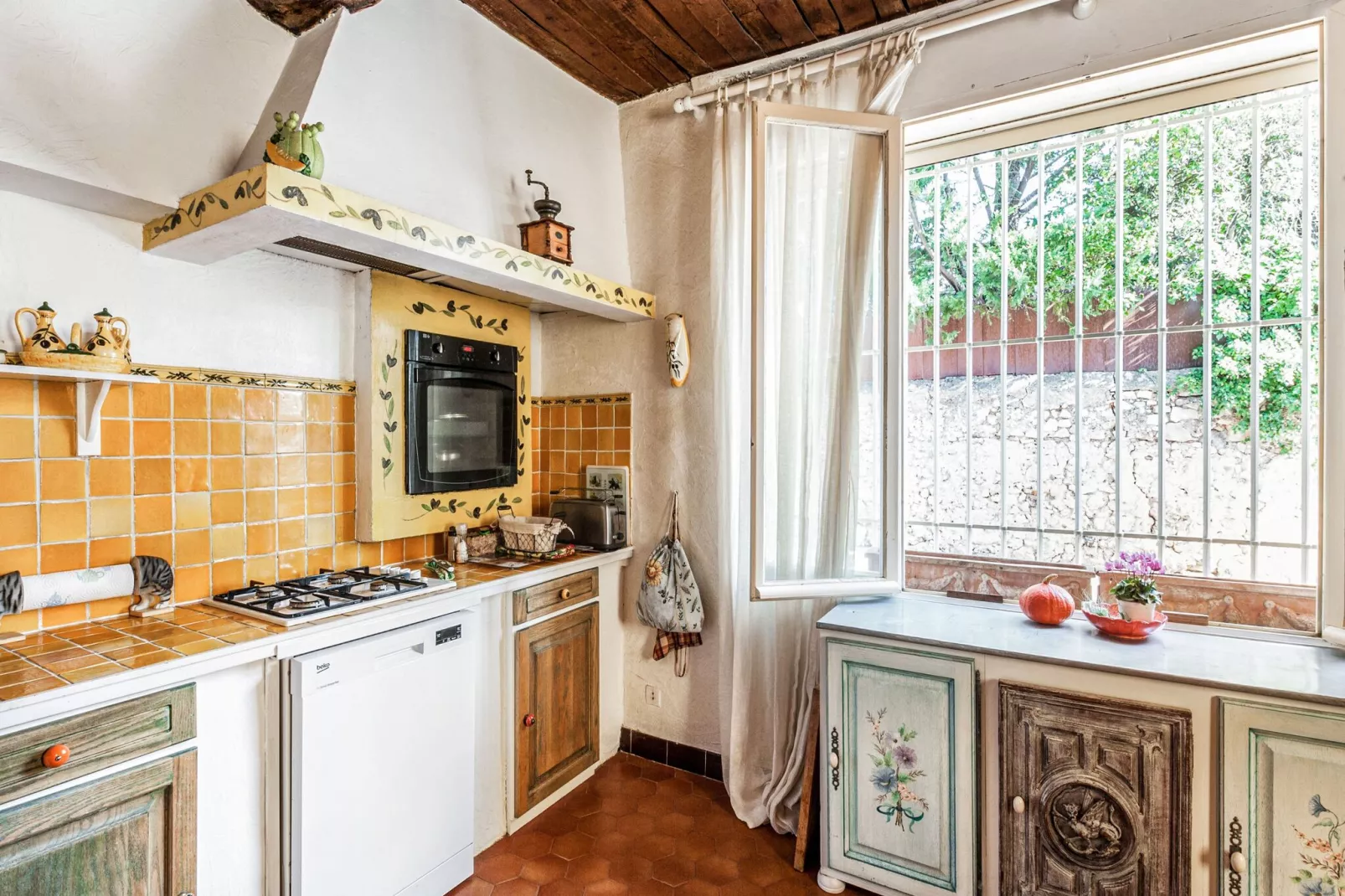 Chapelle de Lorgues-Kitchen
