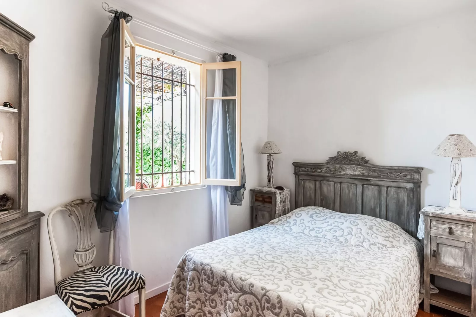 Chapelle de Lorgues-Bedroom