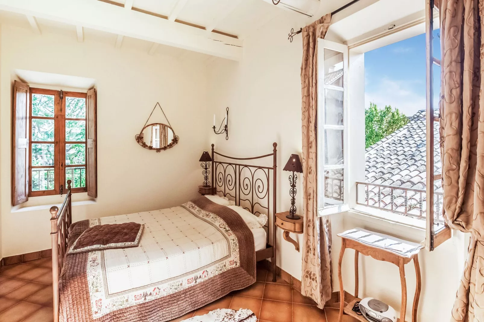 Chapelle de Lorgues-Bedroom