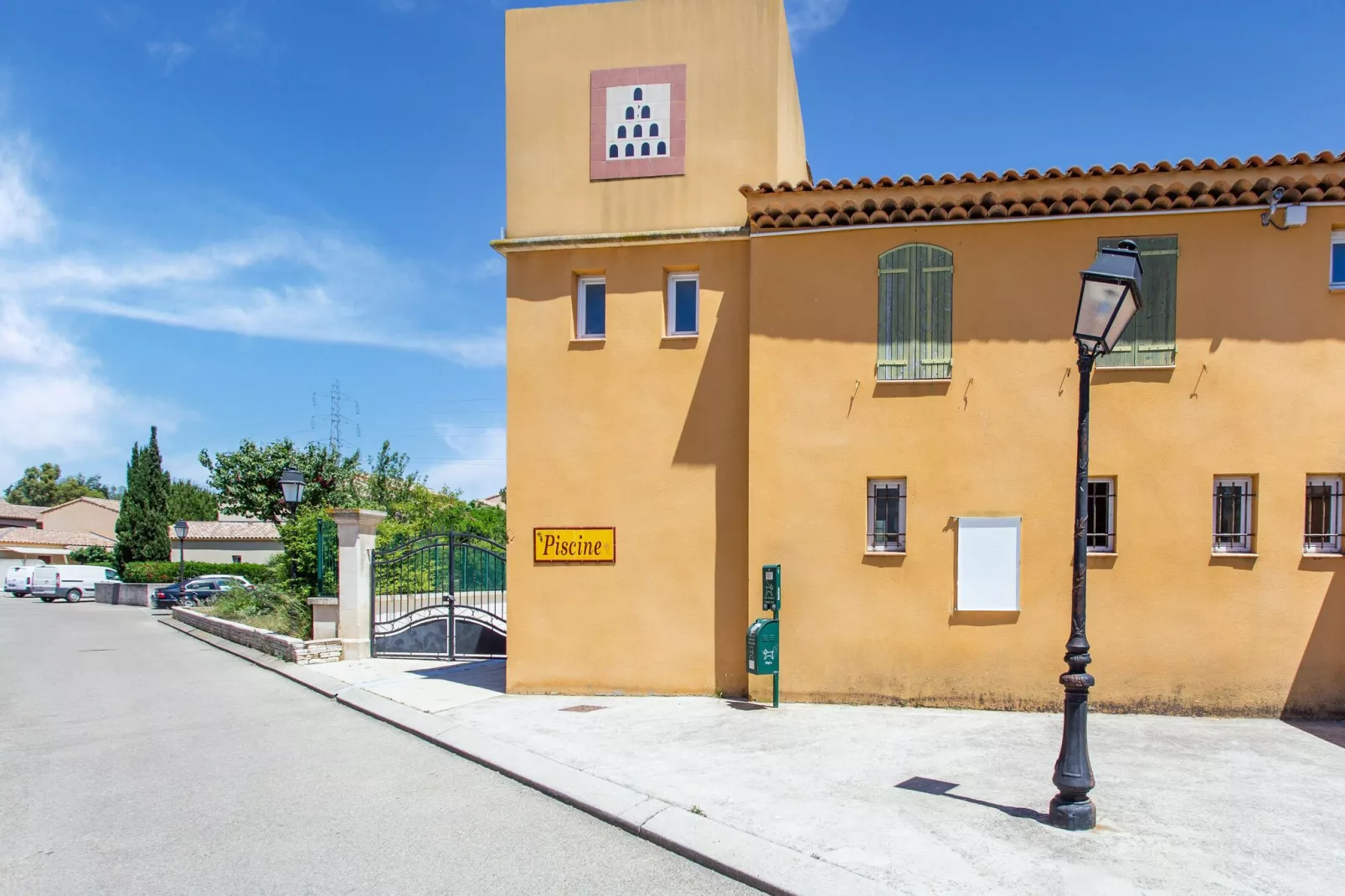 Mazet de Camargue-Exterior summer