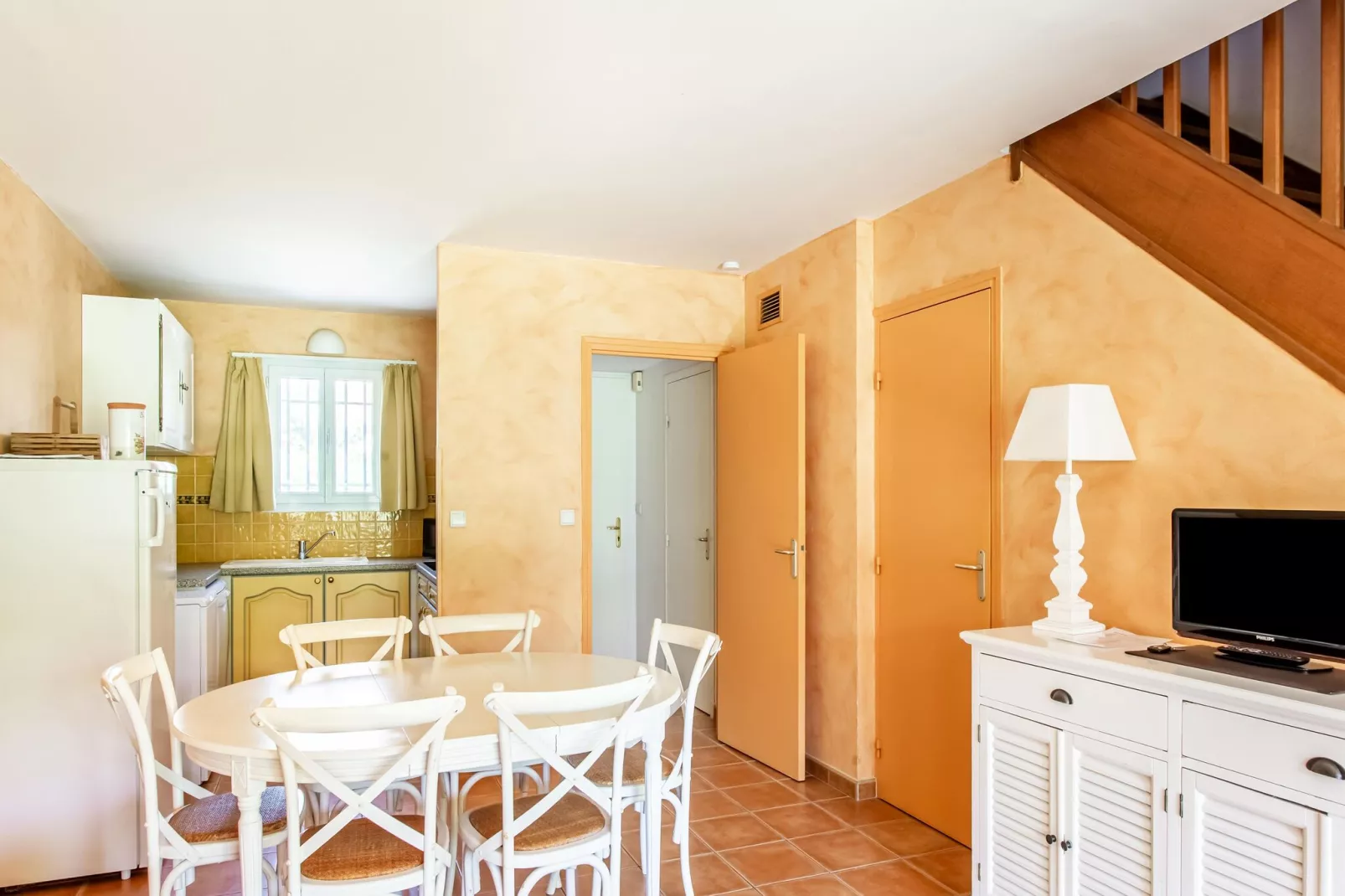 Mazet de Camargue-Dining room