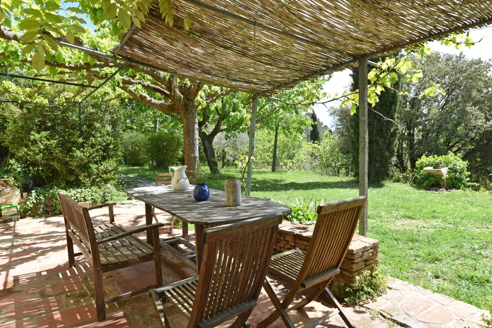 Vieille route de Grasse-Terrace balcony