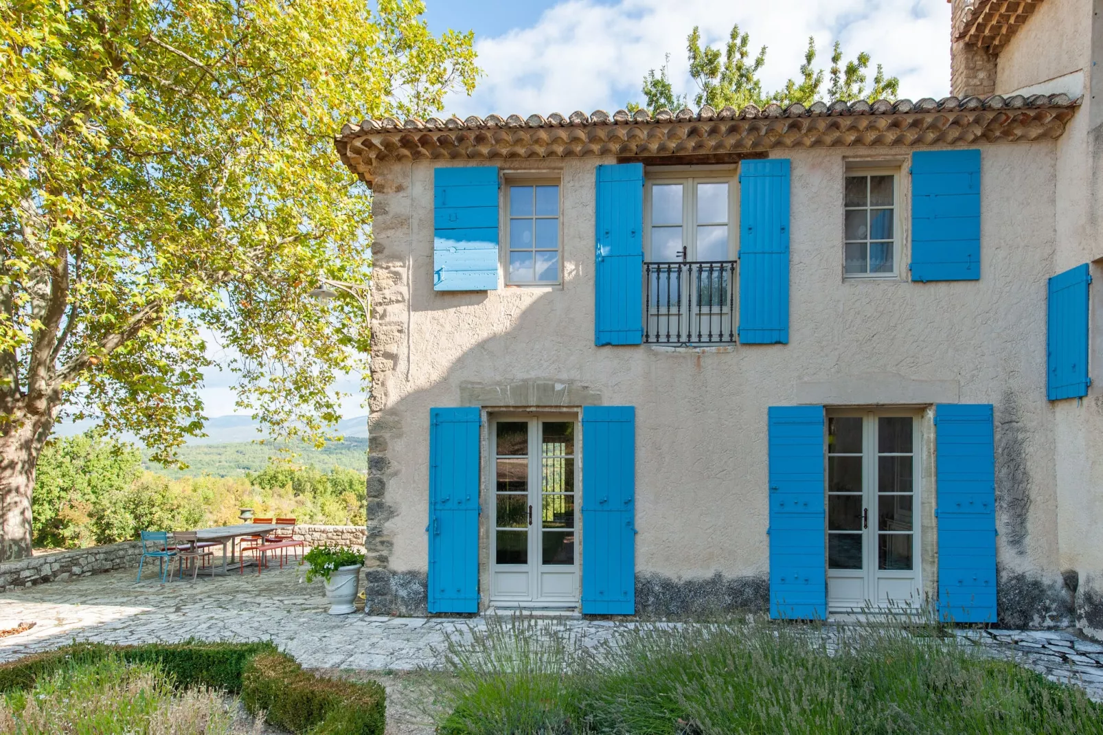 Luberon-Exterior summer