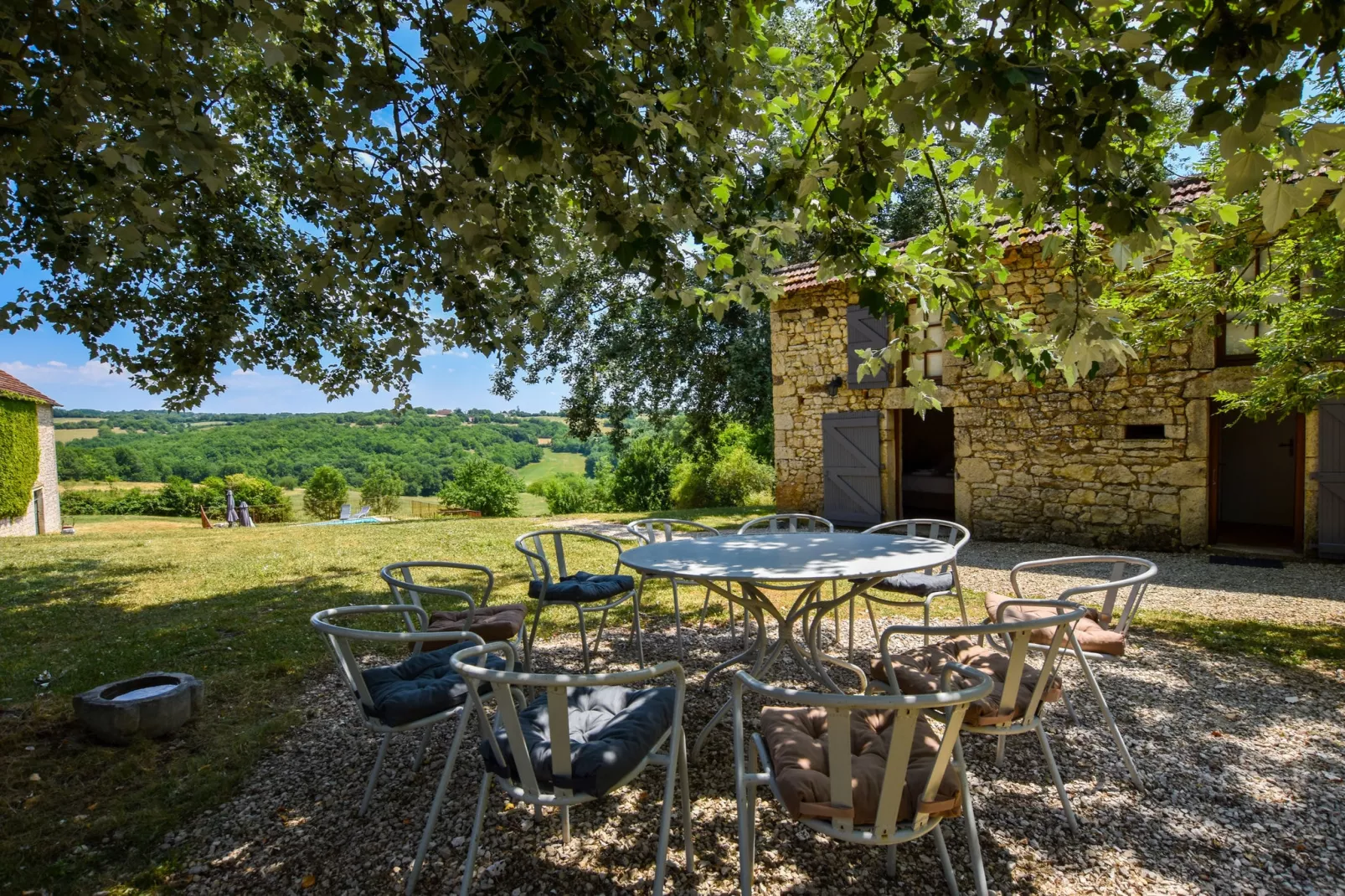 Grande maison de charme-Terrace balcony