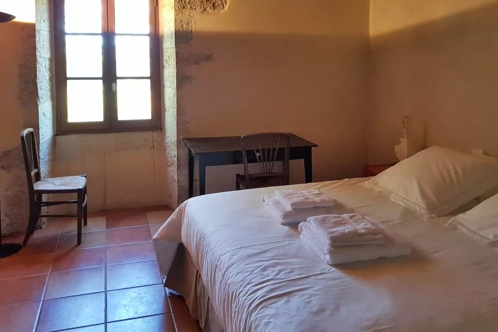 Grande maison de charme-Bedroom
