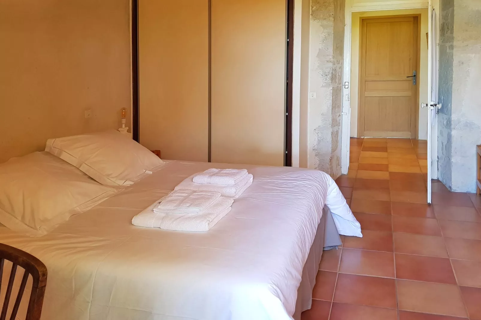 Grande maison de charme-Bedroom