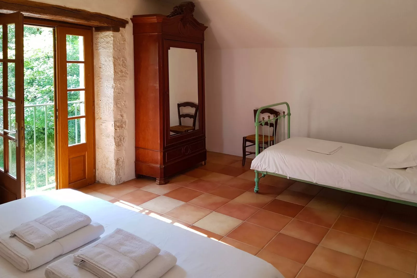 Grande maison de charme-Bedroom