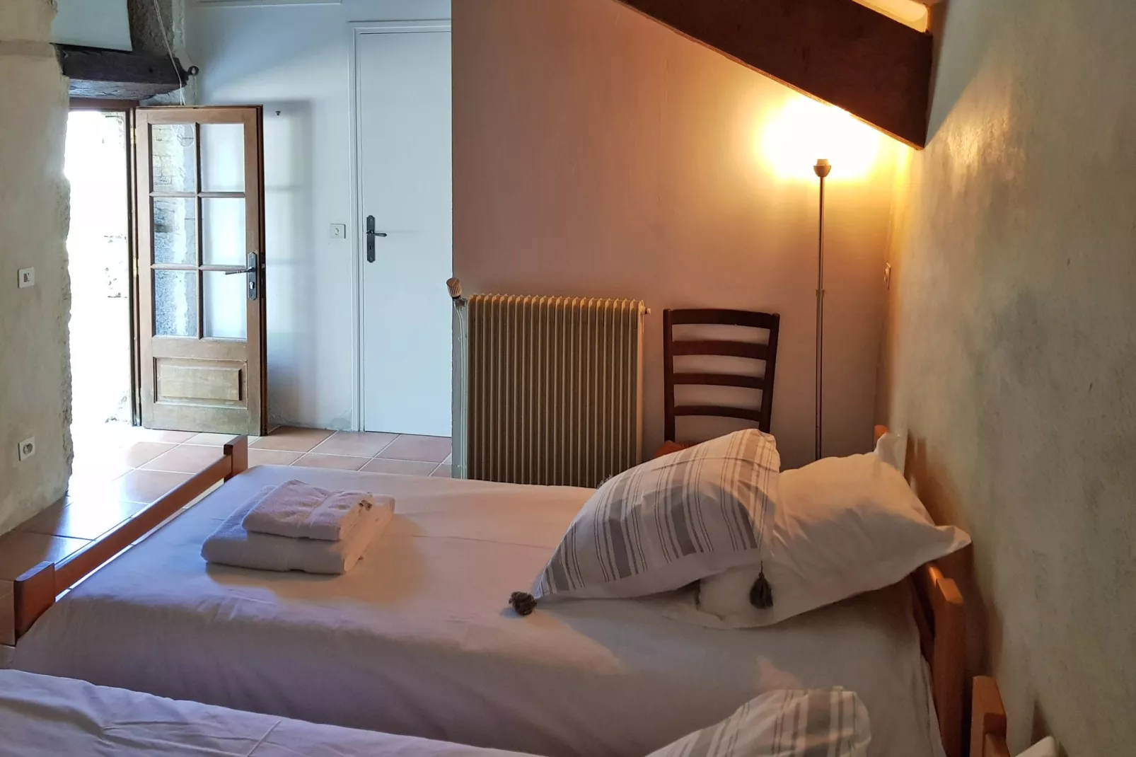 Grande maison de charme-Bedroom
