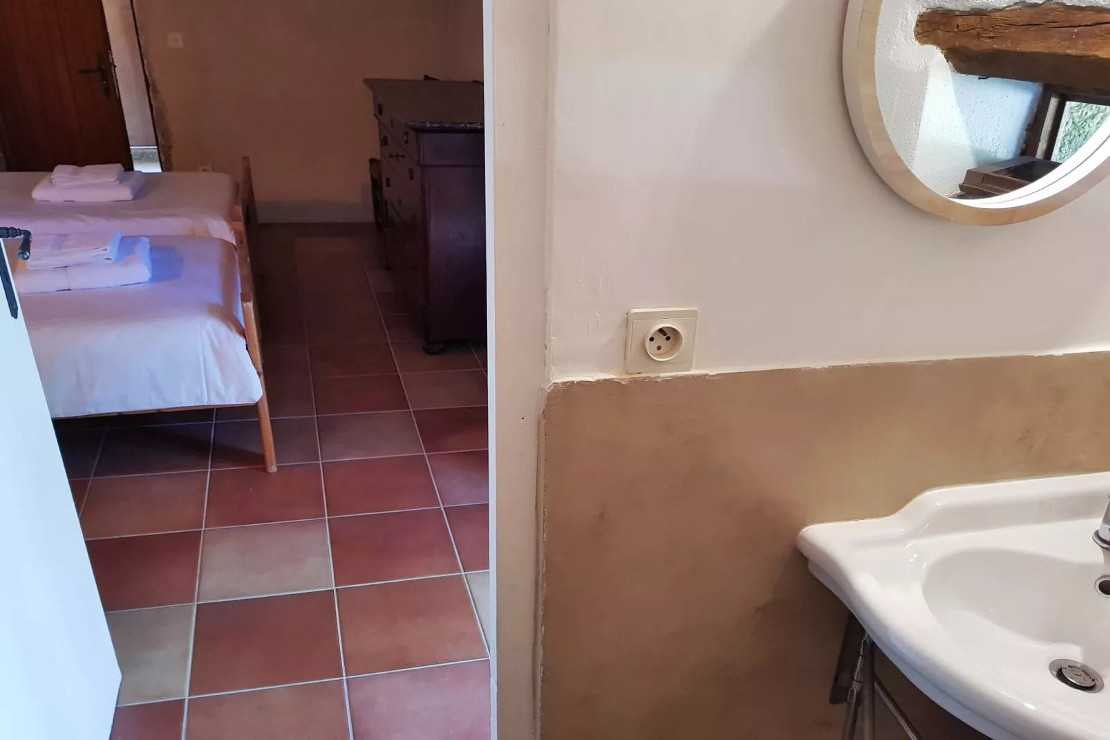 Grande maison de charme-Bathroom